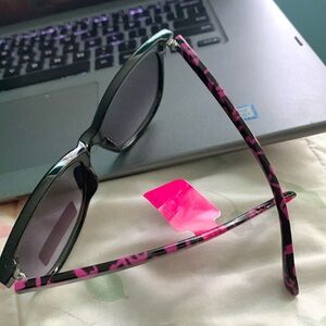 Betsey JohnsonSquare Leopard print Sunglasses